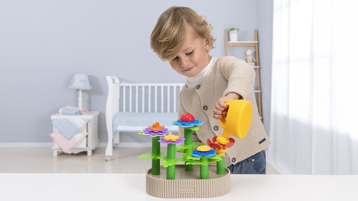 https://www.chicco.it/dw/image/v2/BJJJ_PRD/on/demandware.static/-/Sites-Chicco-Italy-Library/it_IT/dw3fc27b28/site/13-Consigli/Articoli/Gioco/Giochi Montessoriani/giochi_montessoriani.jpg